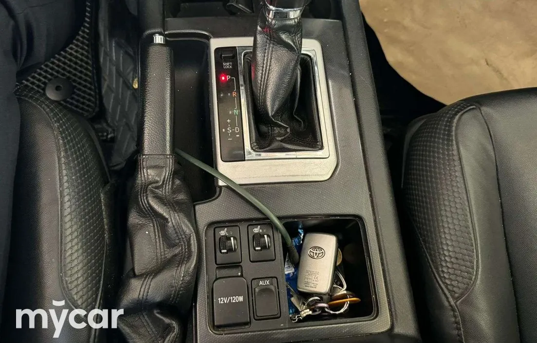 Toyota Land Cruiser Prado 2011