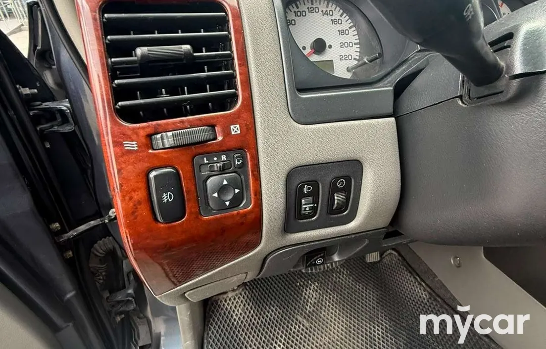 Mitsubishi Pajero 2005