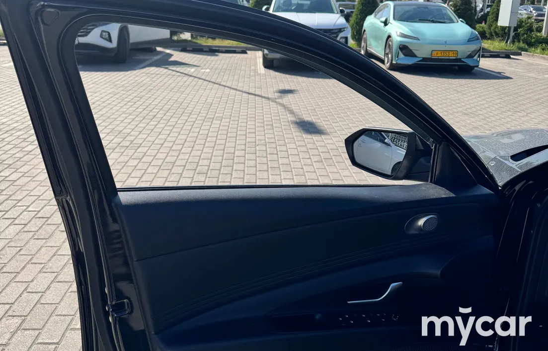 Hyundai Elantra 2022