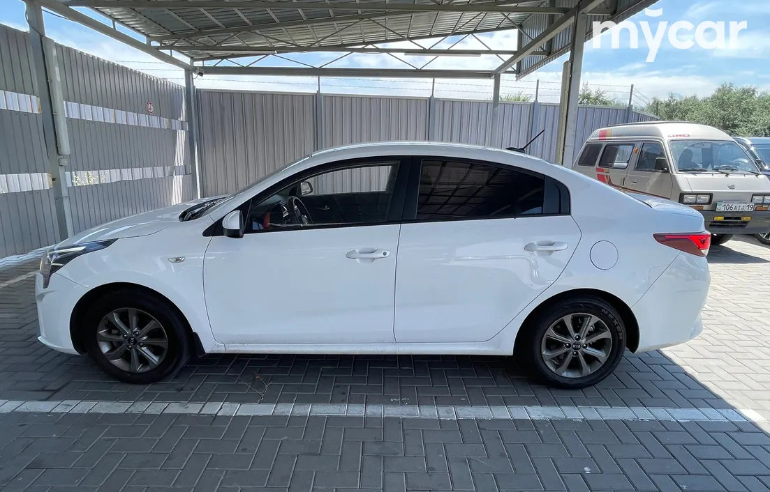 Kia Rio 2021