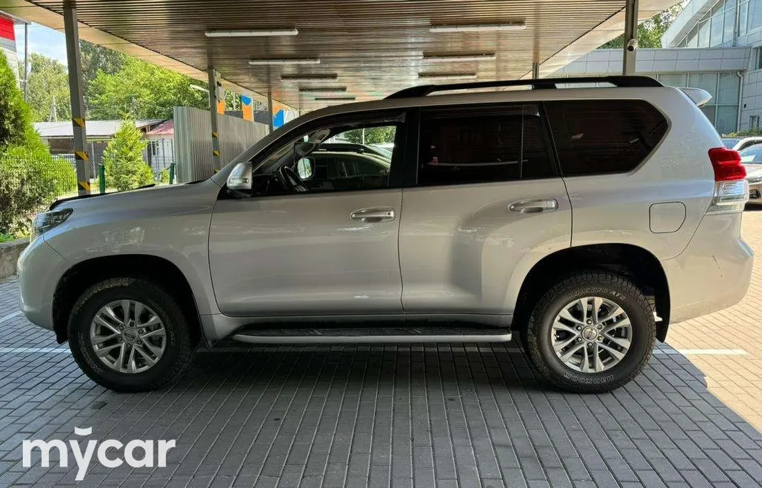 Toyota Land Cruiser Prado 2011
