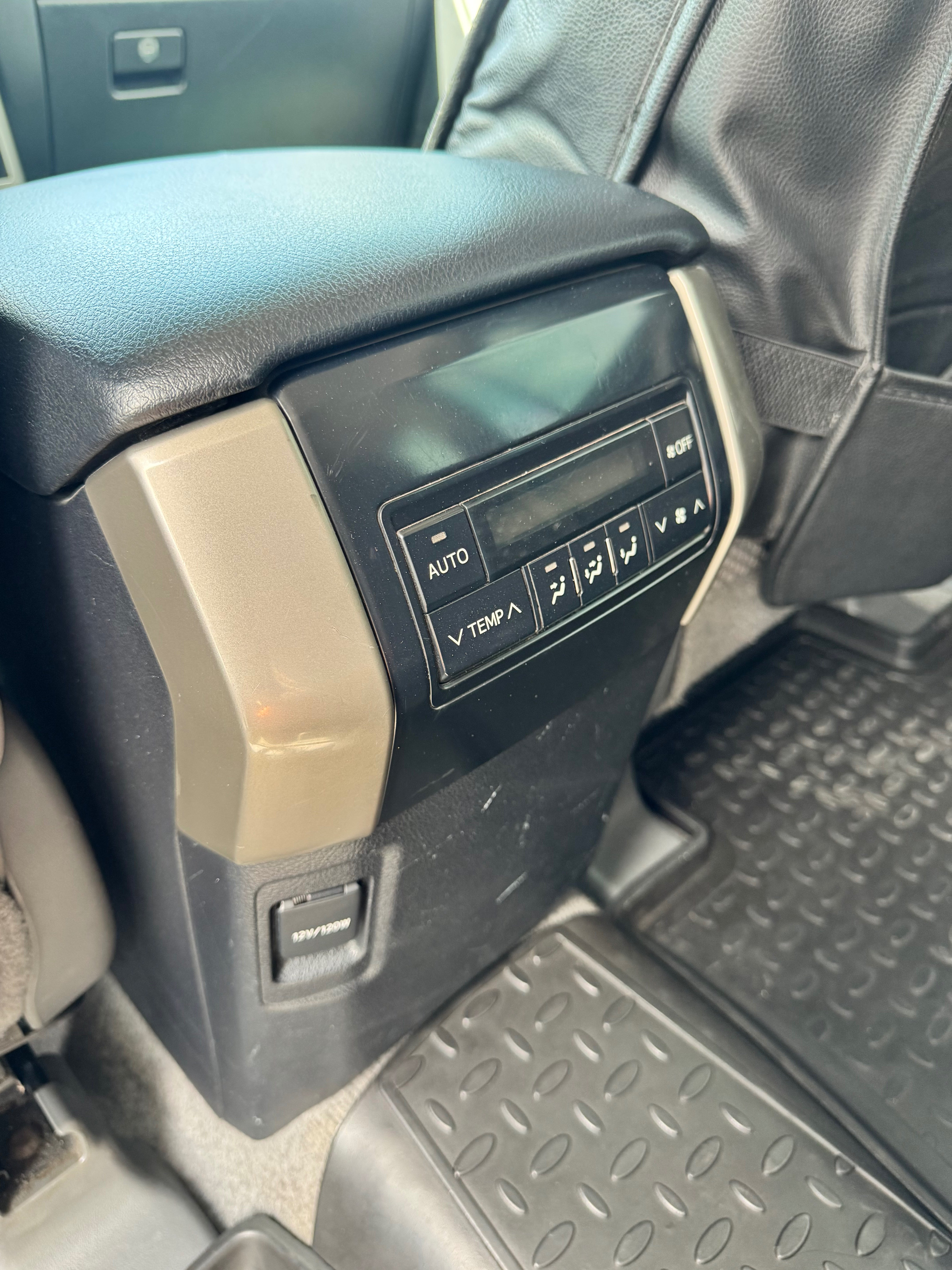 Toyota Land Cruiser Prado 2013