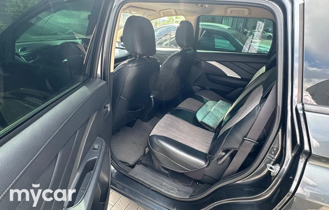 Mitsubishi XPANDER 2020
