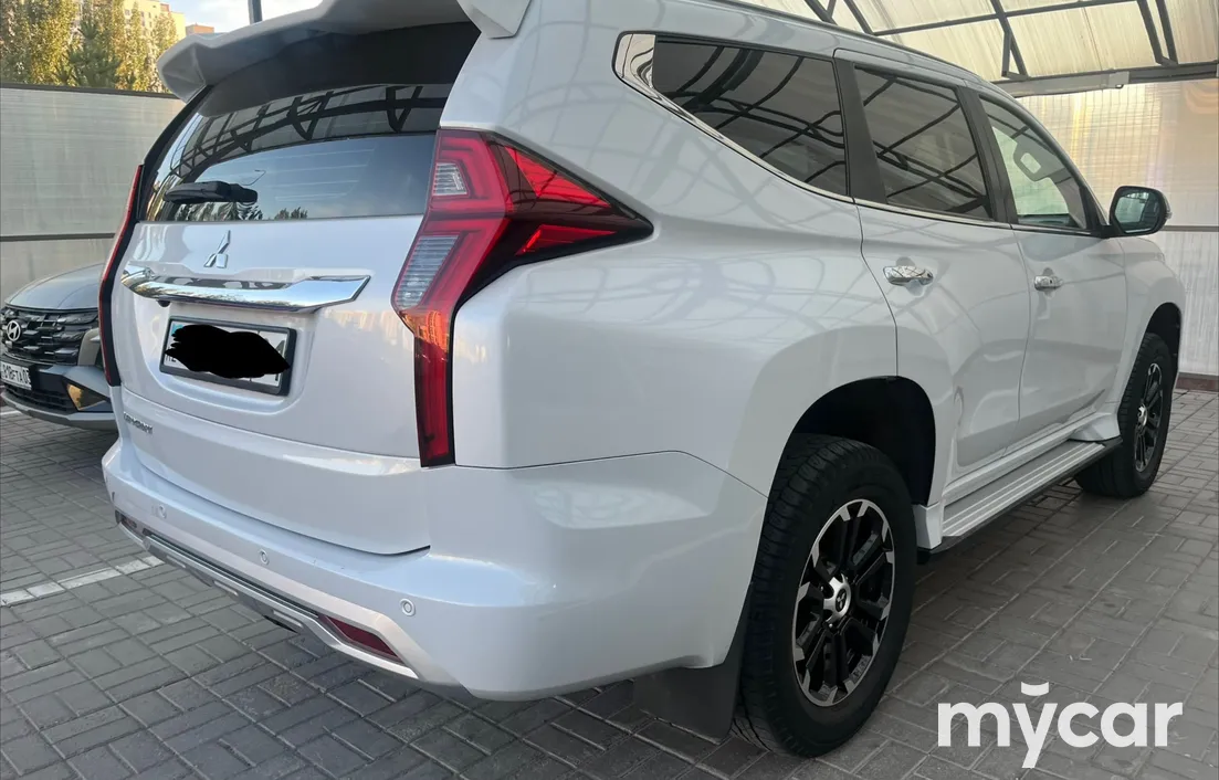 Mitsubishi Pajero Sport 2020