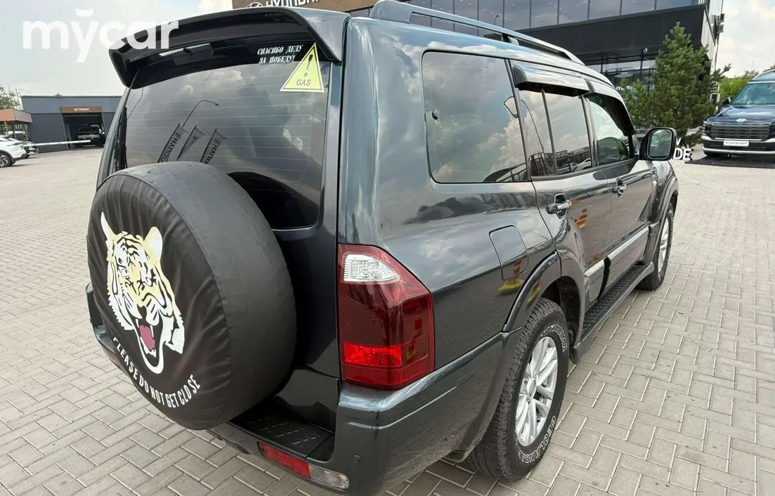 Mitsubishi Pajero 2005