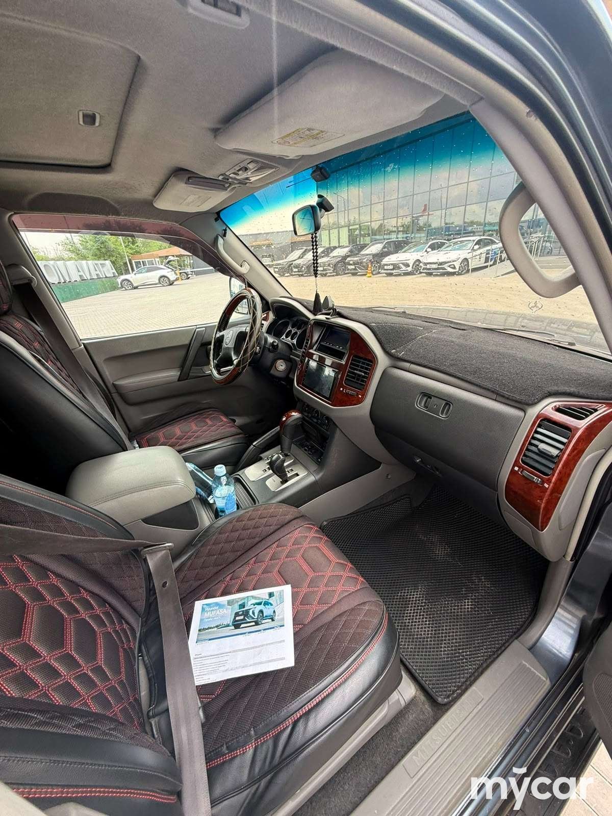 Mitsubishi Pajero 2005