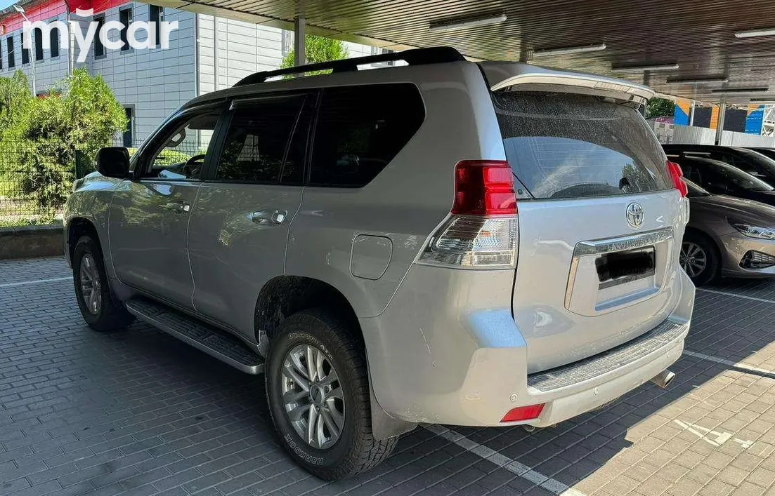 Toyota Land Cruiser Prado 2011