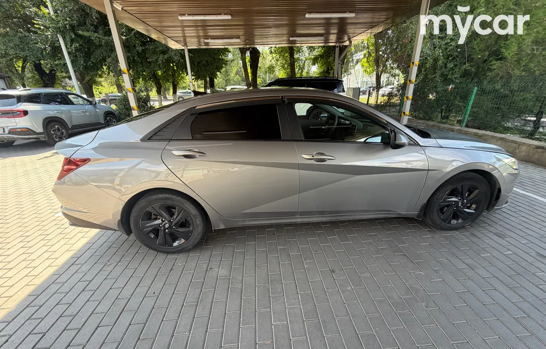 Hyundai Elantra 2021