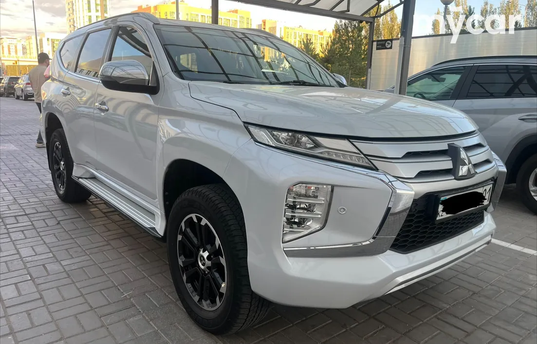 Mitsubishi Pajero Sport 2020