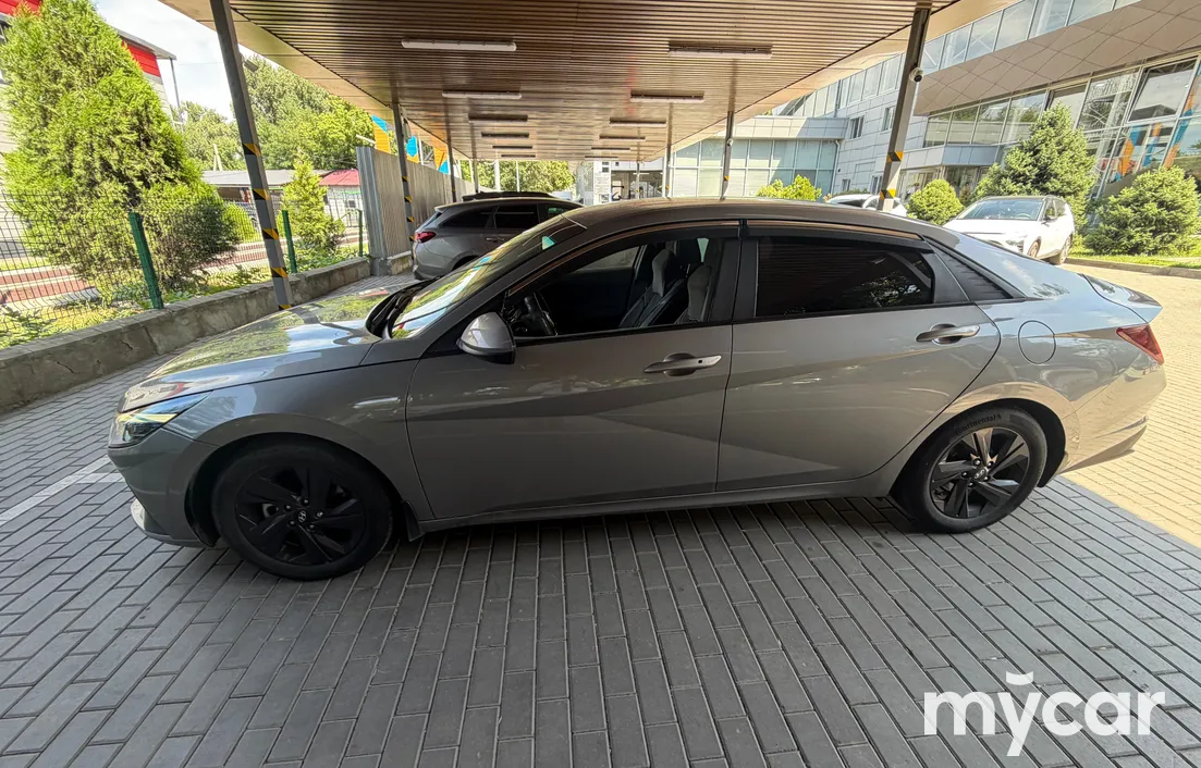 Hyundai Elantra 2021