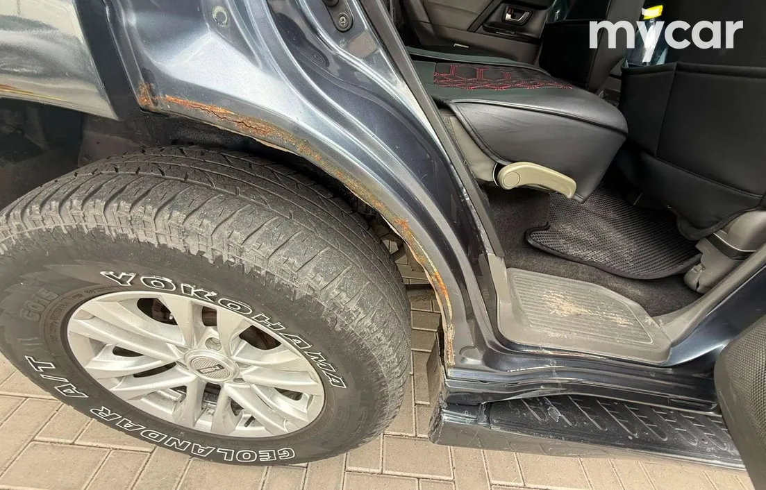 Mitsubishi Pajero 2005