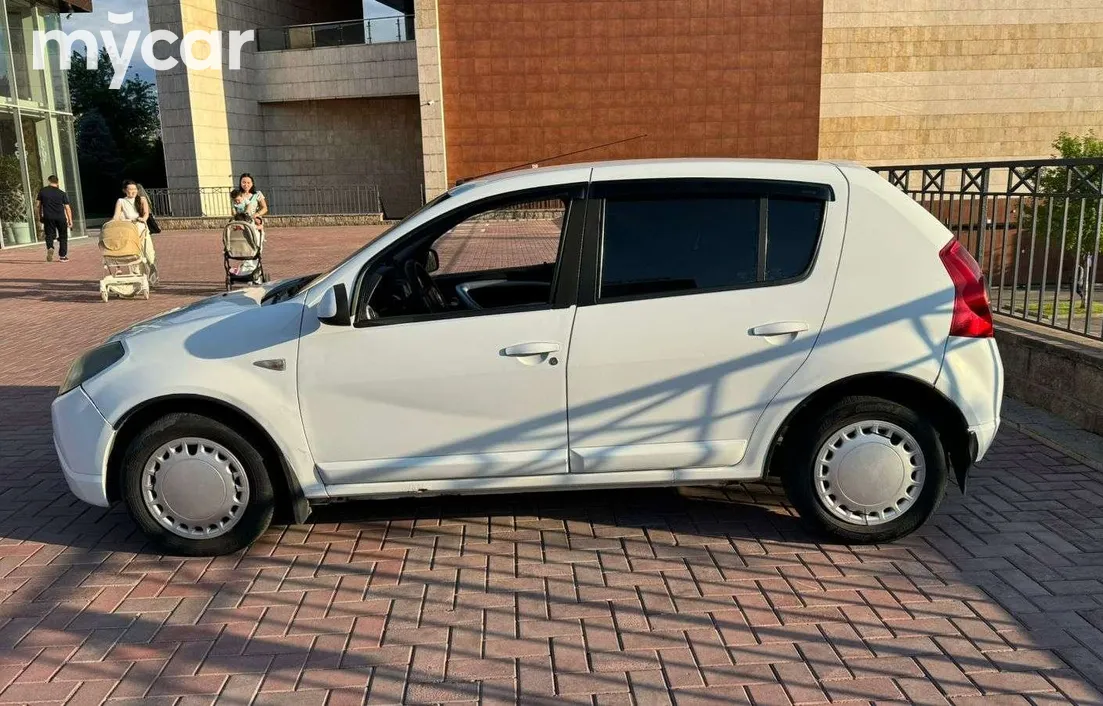 Renault Sandero 2012