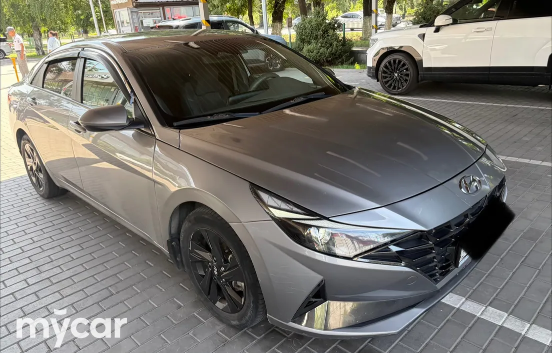 Hyundai Elantra 2021