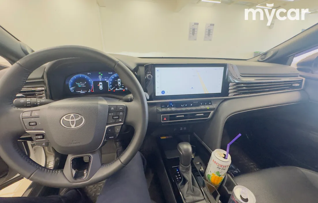 Toyota Camry 2024
