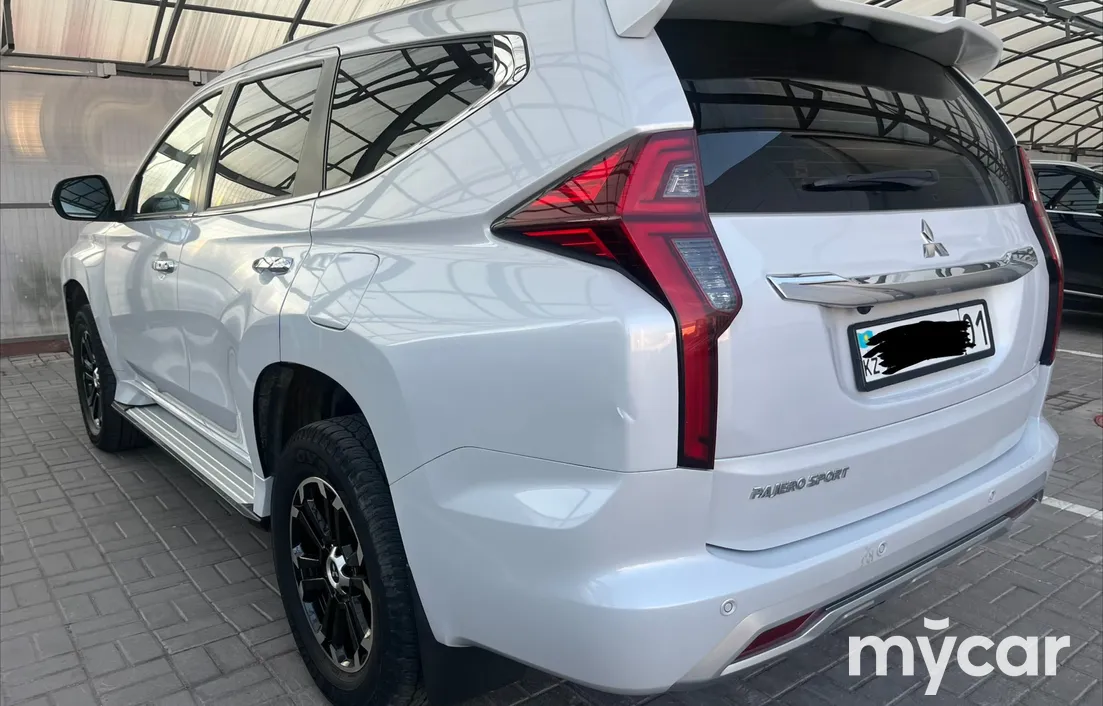Mitsubishi Pajero Sport 2020