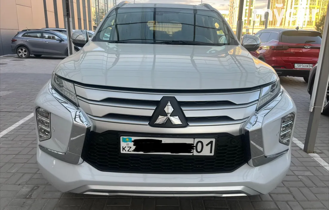 Mitsubishi Pajero Sport 2020
