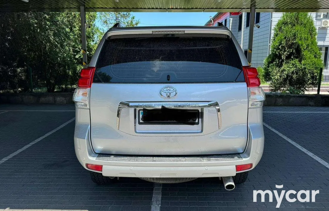 Toyota Land Cruiser Prado 2011