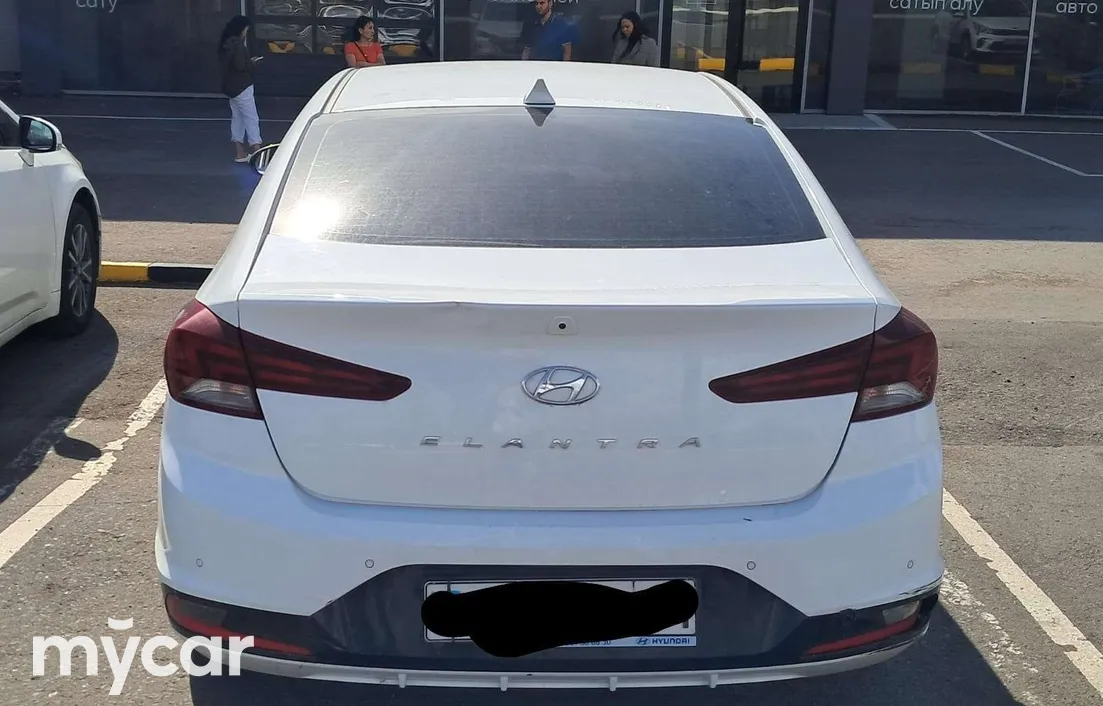 Hyundai Elantra 2020