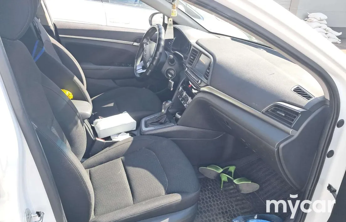 Hyundai Elantra 2020