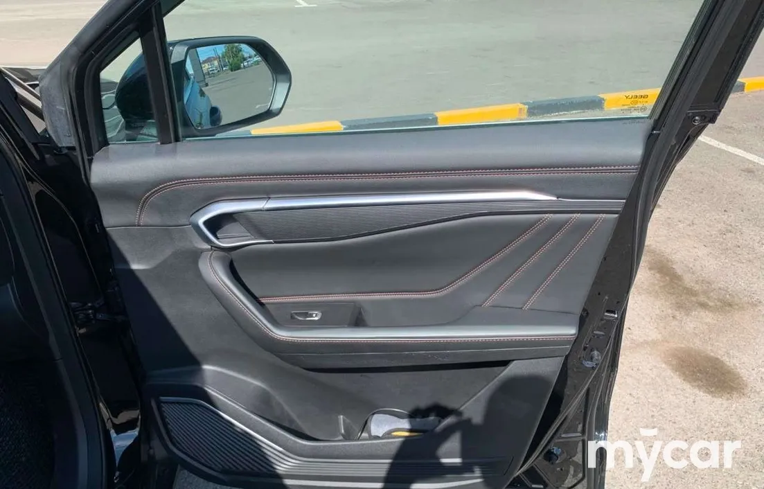 Geely Okavango 2024