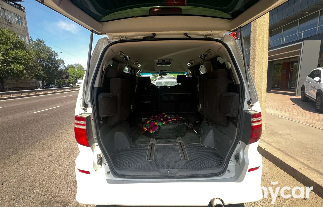 Toyota Alphard 2003