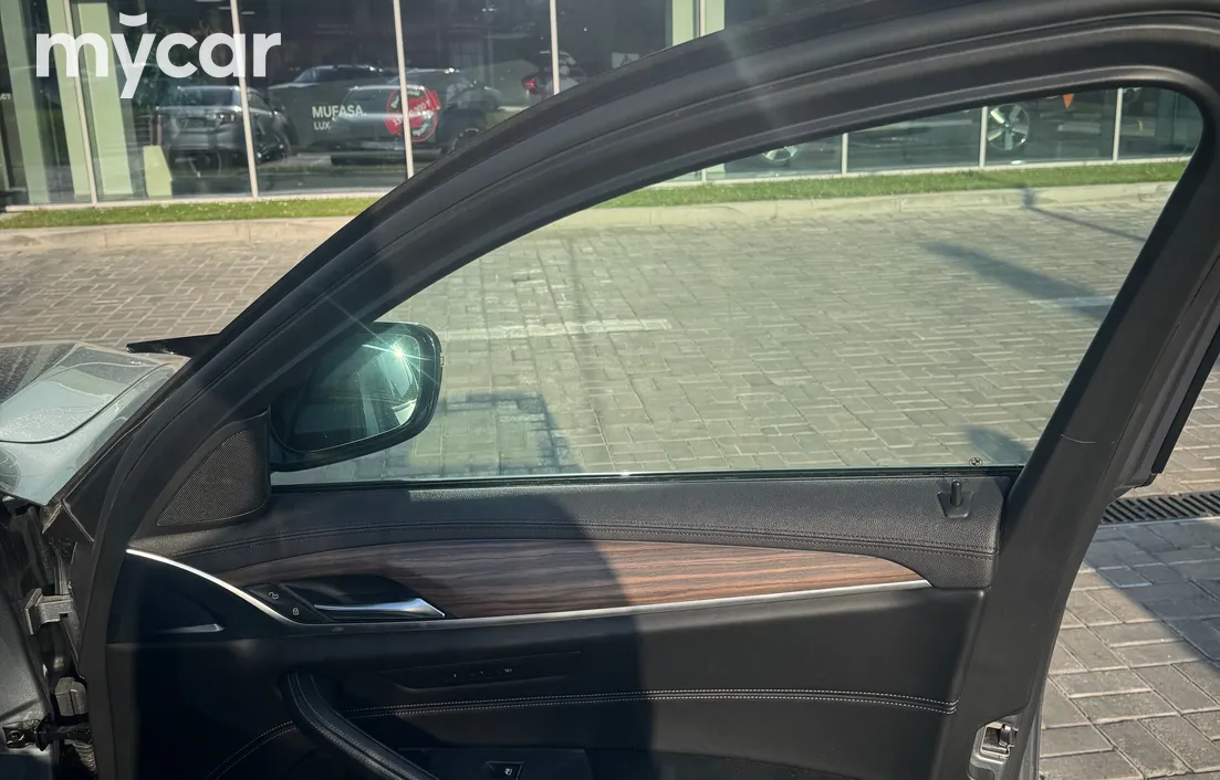 BMW 5 серия 2017
