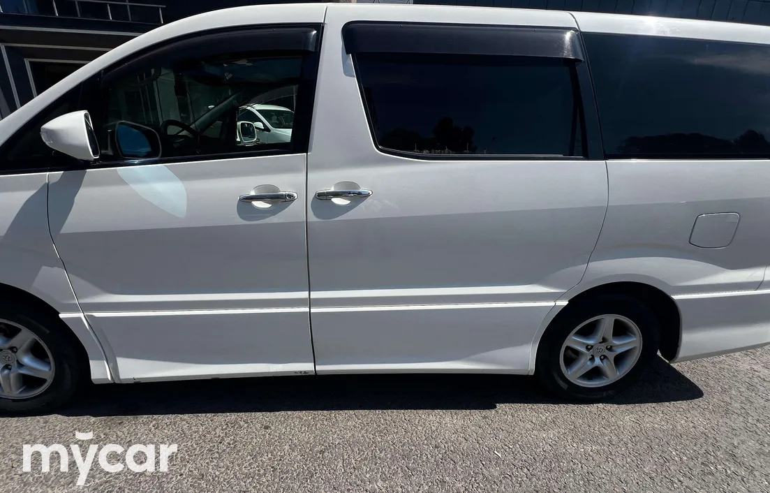 Toyota Alphard 2003
