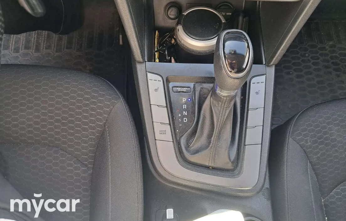 Hyundai Elantra 2020