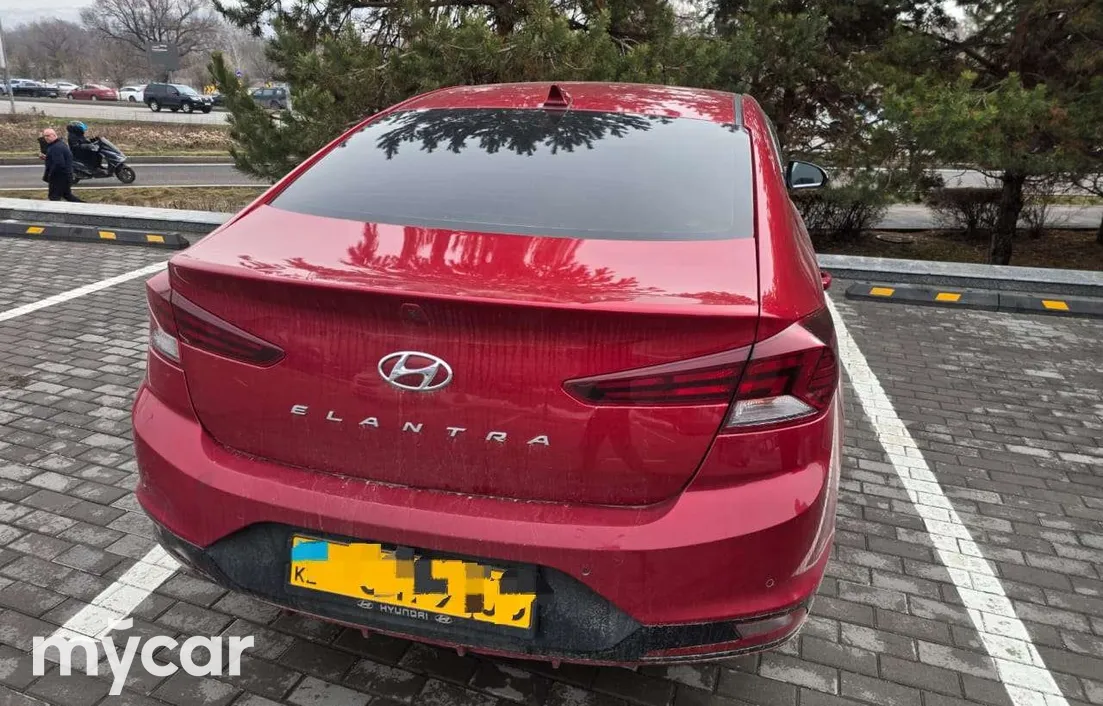 Hyundai Elantra 2019
