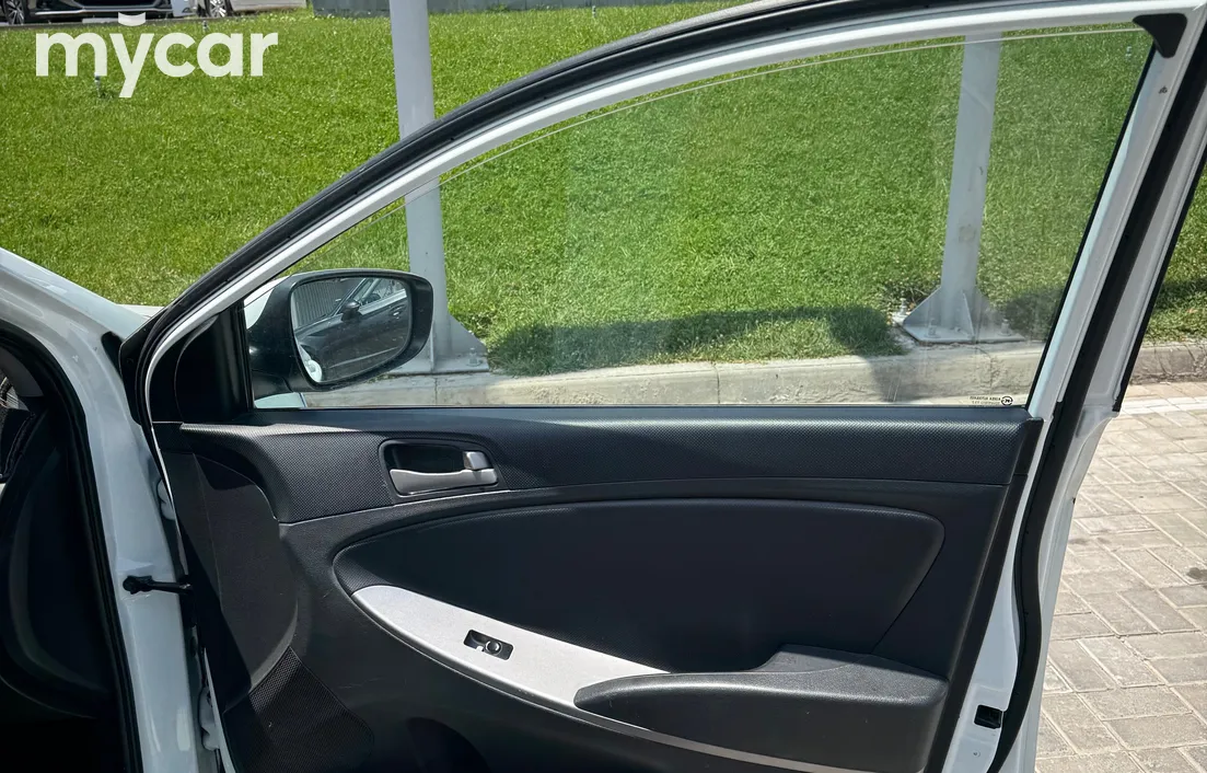 Hyundai Accent 2014