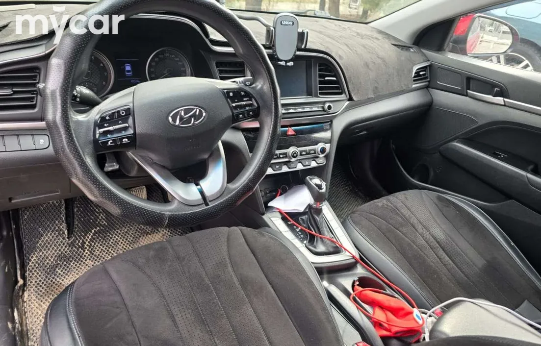 Hyundai Elantra 2019