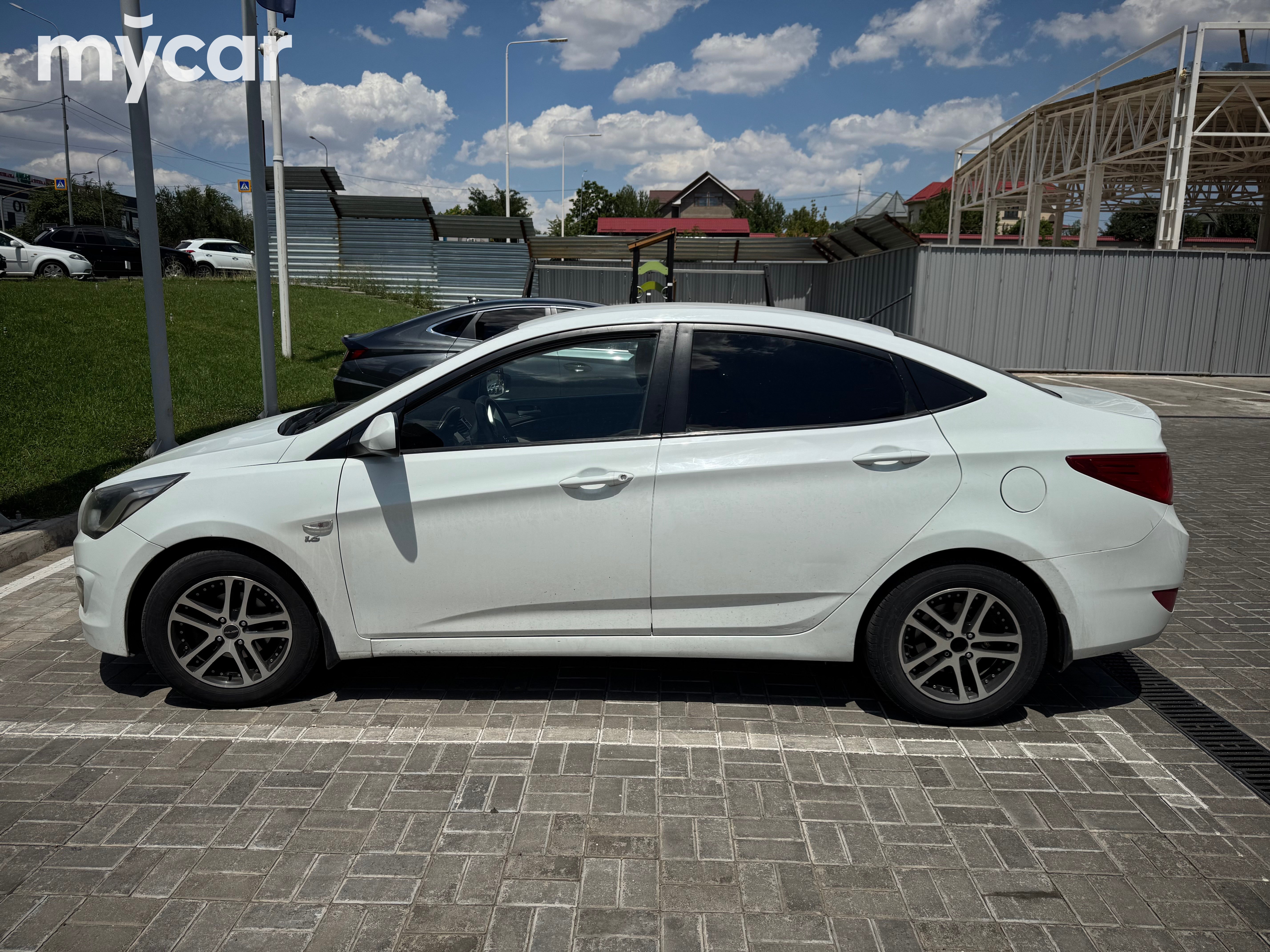 Hyundai Accent 2014
