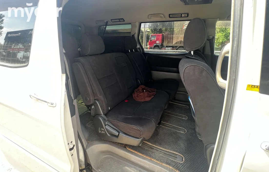 Toyota Alphard 2003