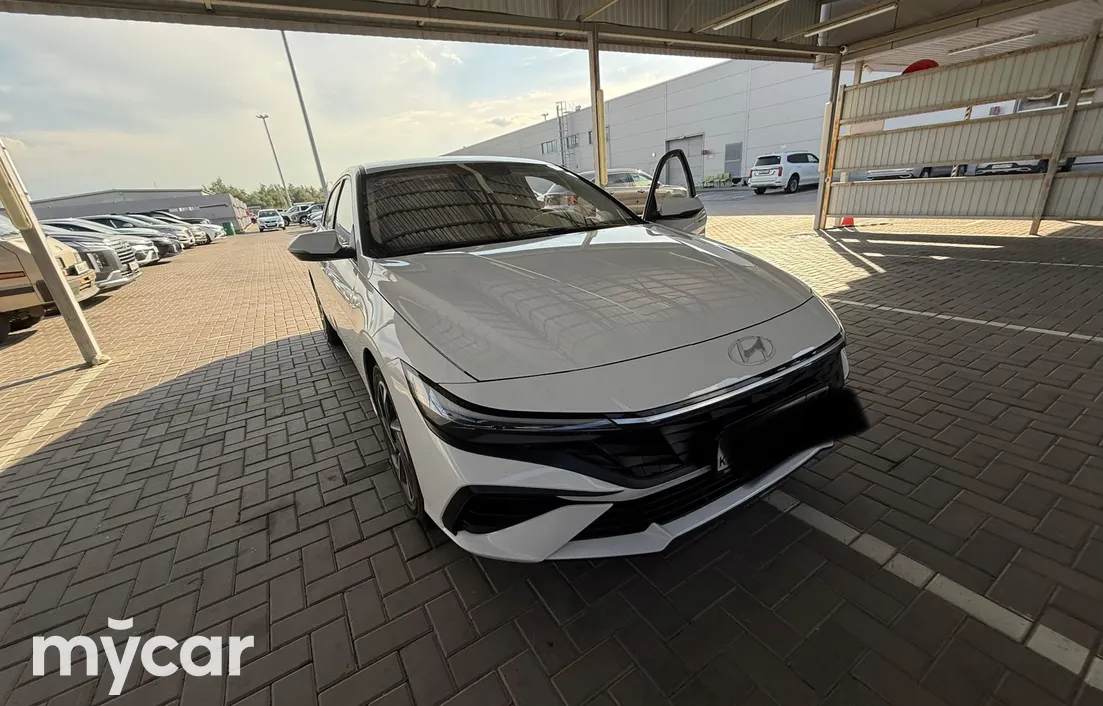 Hyundai Elantra 2024