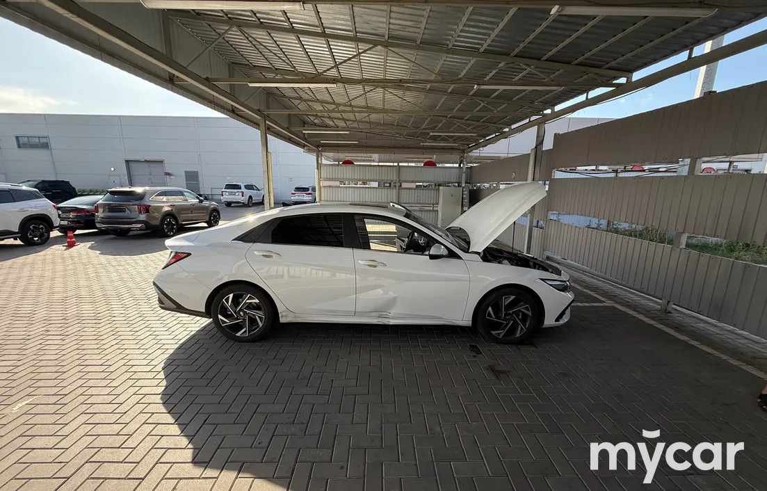 Hyundai Elantra 2024
