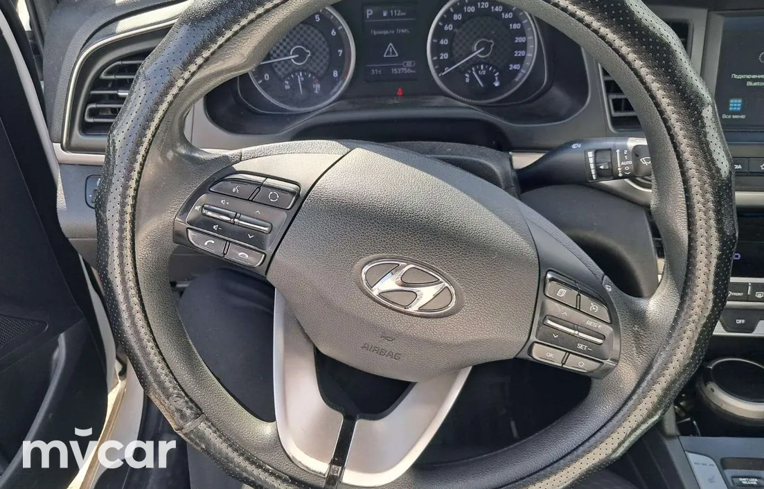 Hyundai Elantra 2020