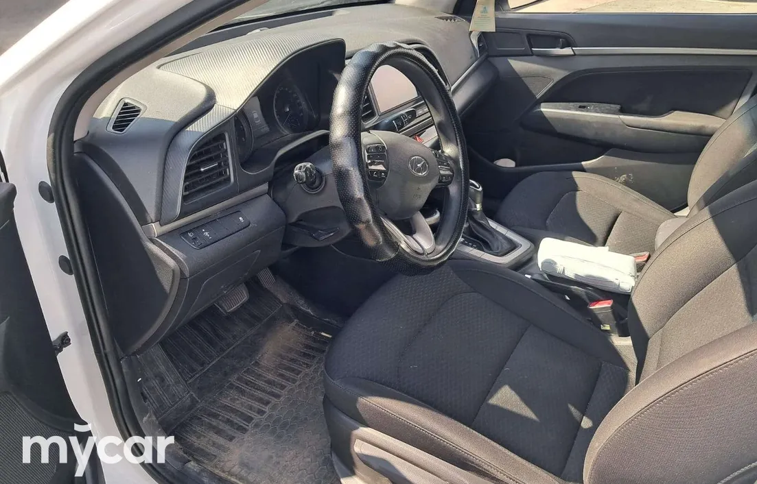 Hyundai Elantra 2020