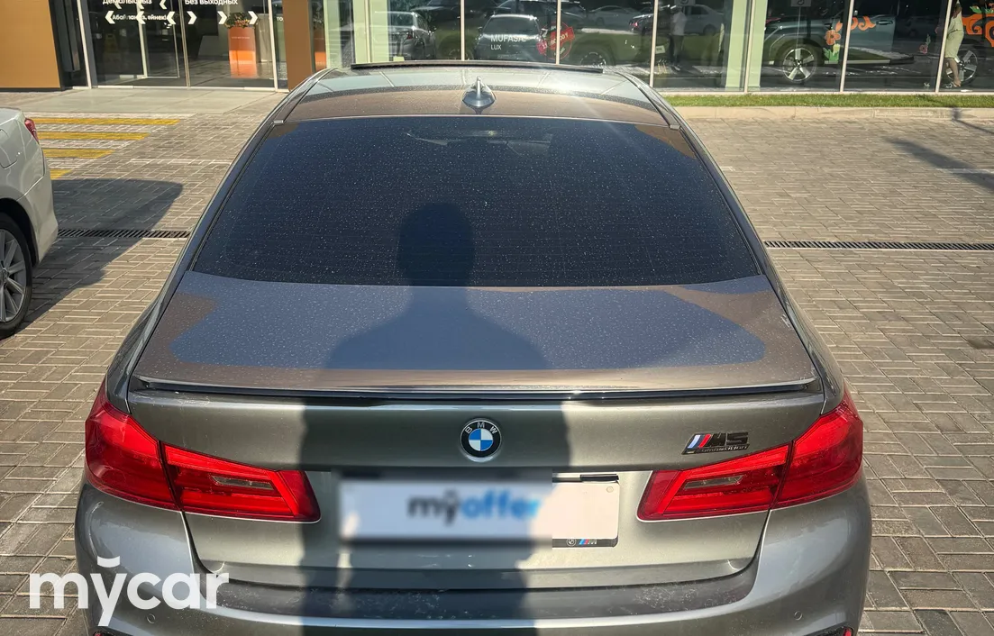 BMW 5 серия 2017