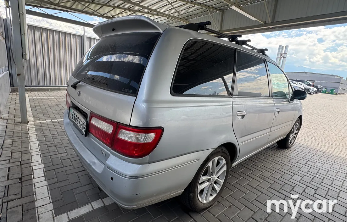 Nissan Presage 1998