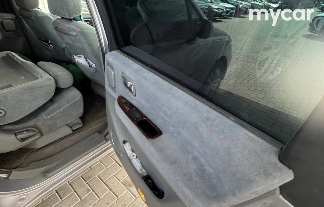 Nissan Presage 1998