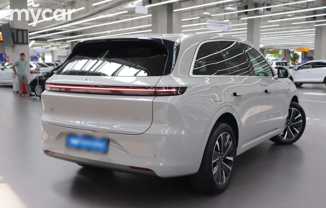 LiXiang L6 2025