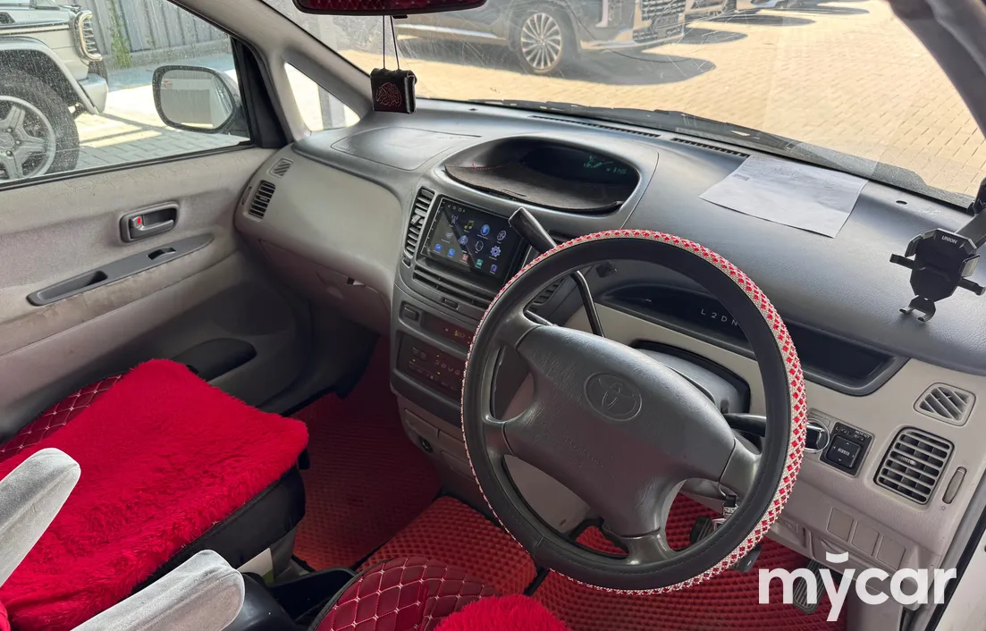 Toyota Nadia 1999
