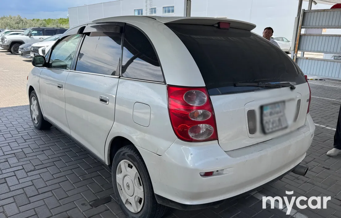 Toyota Nadia 1999