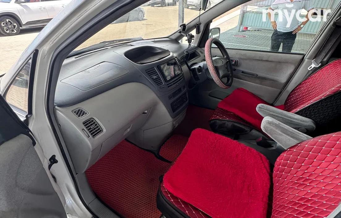 Toyota Nadia 1999