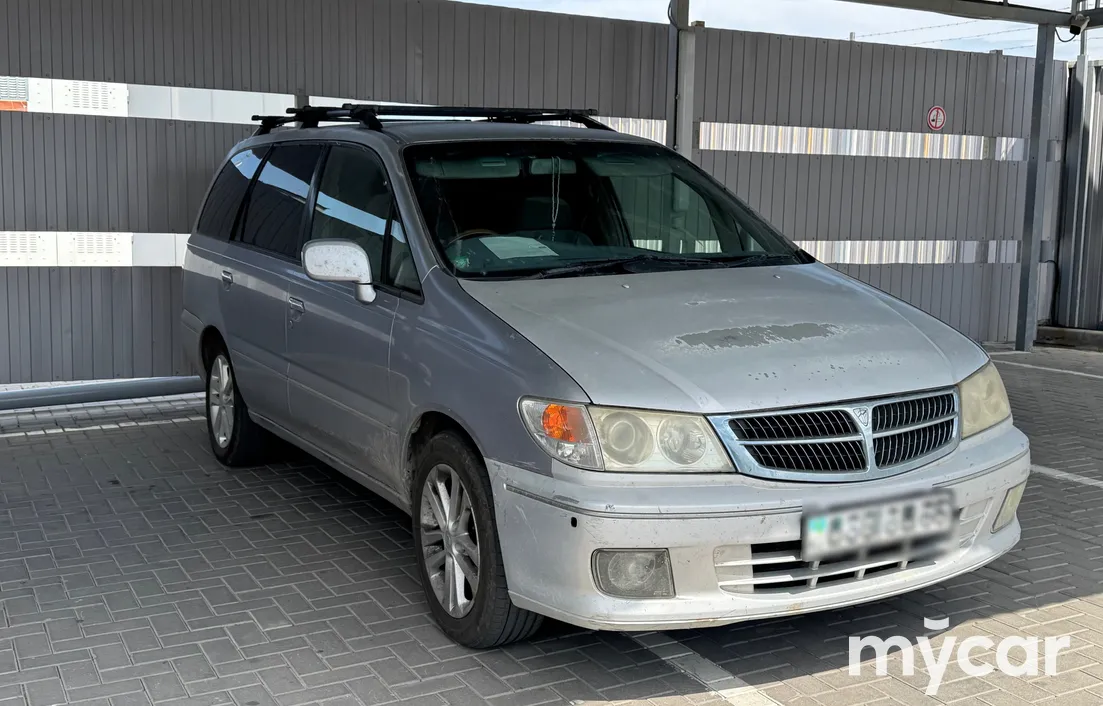 Nissan Presage 1998