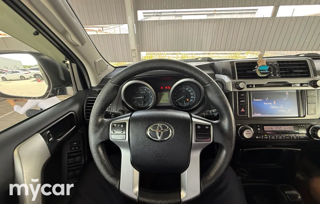 Toyota Land Cruiser Prado 2014