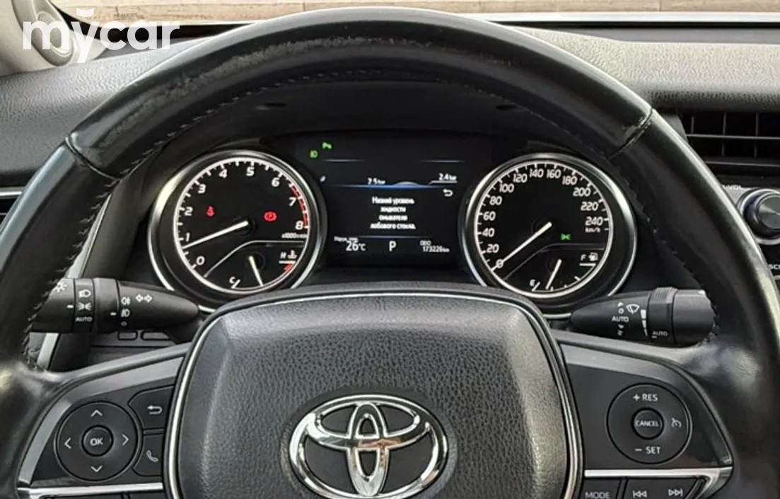 Toyota Camry 2019