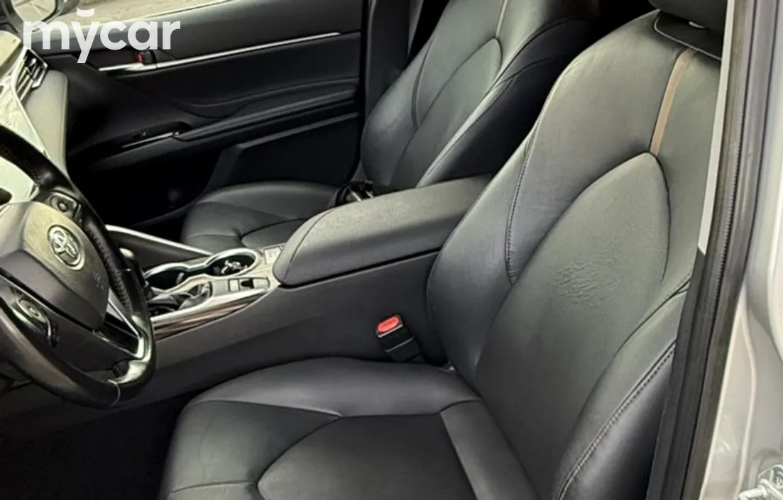 Toyota Camry 2019