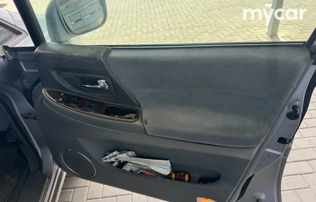 Nissan Presage 1998