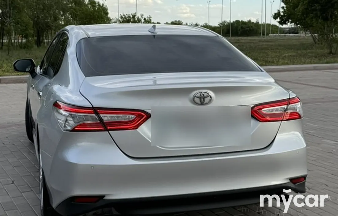 Toyota Camry 2019